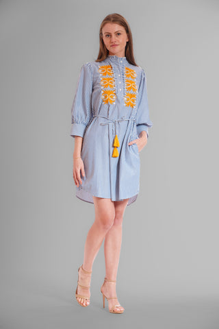 SHORT DRESS W TIE WAIST & EMB. DETAILING