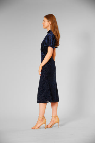 PRE-ORDER: SHORT SLV MIDI DRESS W ROUCHED WAIST
