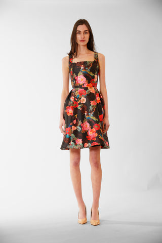 SLVLESS GOWN W SCOOP-NECKLINE