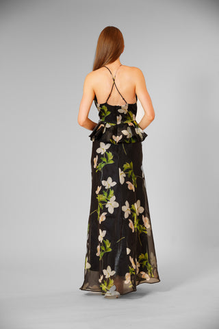 SLVLESS ORGANZA LONG GOWN W ROSETTE DETAIL.