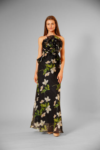 SLVLESS ORGANZA LONG GOWN W ROSETTE DETAIL.