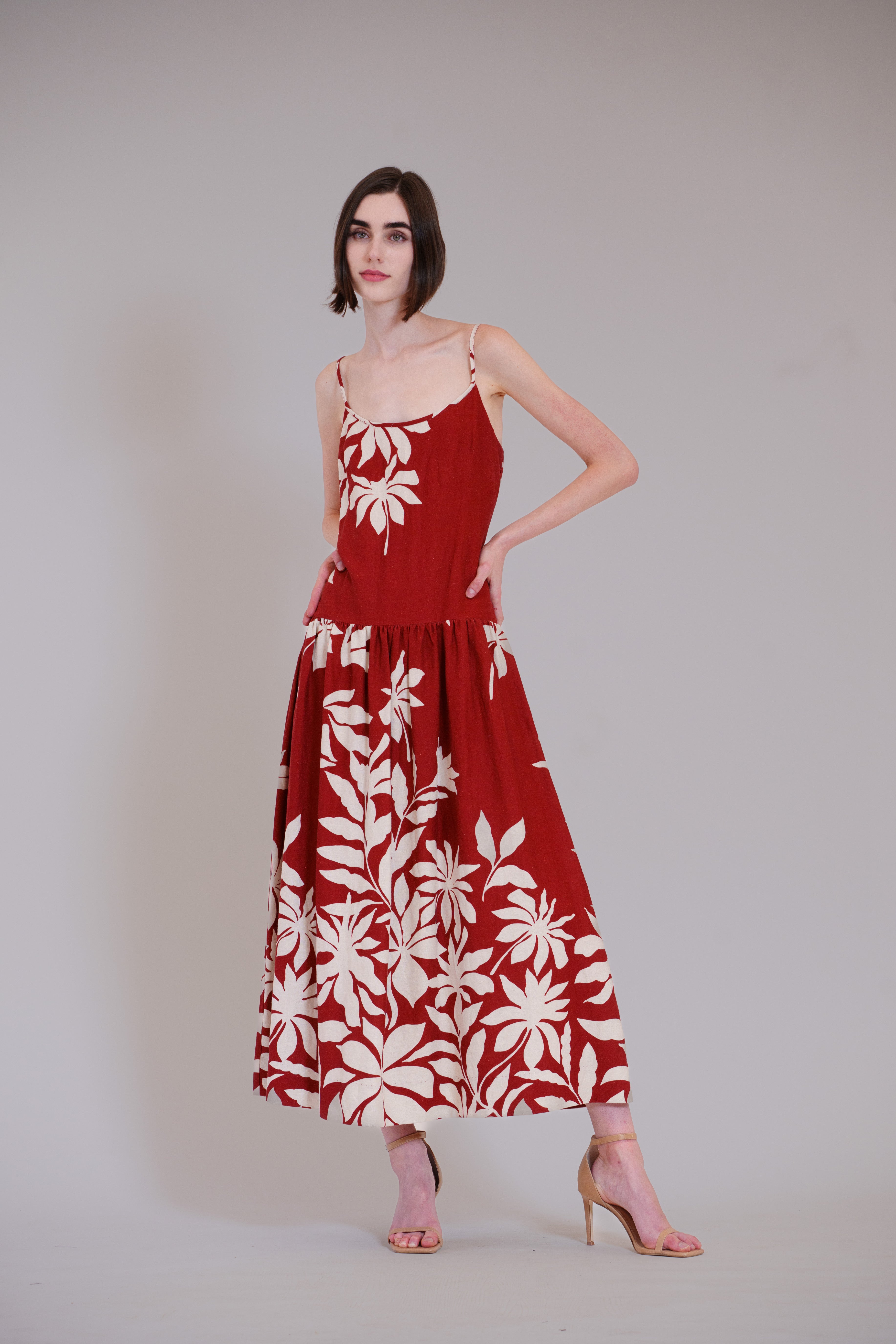 SLVLESS DROPPED WAIST LONG DRESS W SELF SASH – JULIA JORDAN
